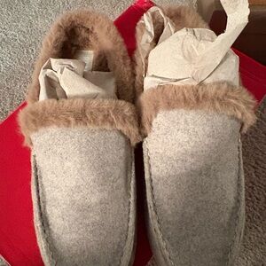 Kenneth Cole Reaction Women's Cozy Fur-Lined Slippers